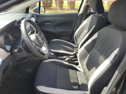Used 2021 Nissan Versa SV image 8
