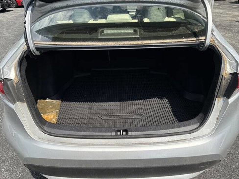 Used 2022 Toyota Corolla LE image 11