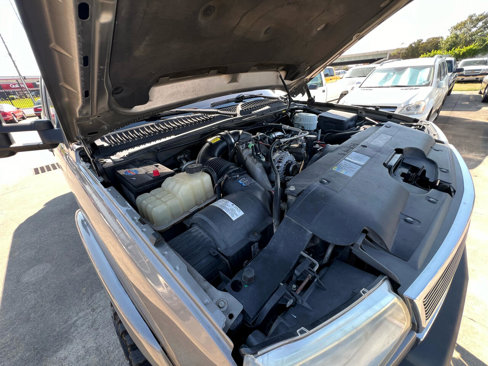 Used 2006 Chevrolet Silverado 2500 LT w/ Heavy-Duty Power Package image 58