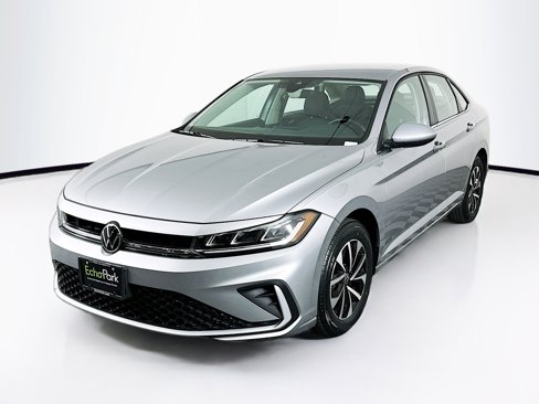 Used 2025 Volkswagen Jetta S image 3