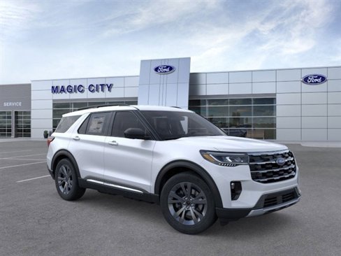 Used 2025 Ford Explorer Active w/ Active Comfort Package image 7