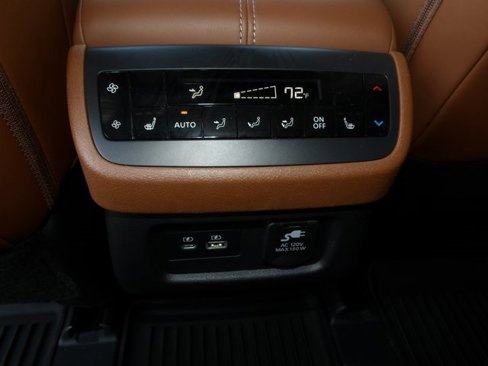 Certified 2023 Nissan Pathfinder Platinum image 30