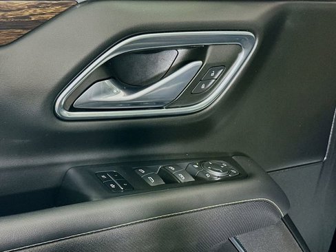 Used 2023 Chevrolet Tahoe Premier w/ Advanced Technology Package image 18