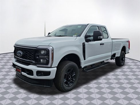 New 2026 Ford F250 4x4 SuperCab Super Duty image 3