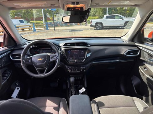 Used 2022 Chevrolet TrailBlazer LT w/ Sun and Liftgate Package image 32