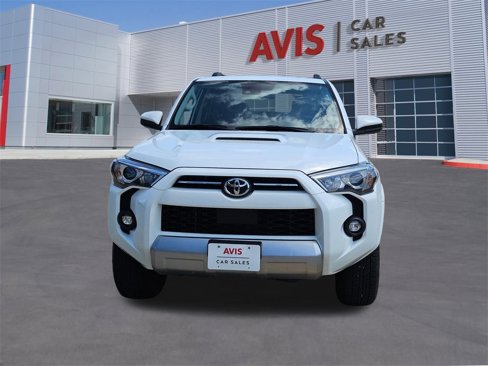 Used 2024 Toyota 4Runner TRD Off-Road image 2