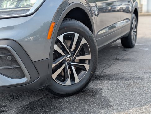 Used 2022 Volkswagen Tiguan S image 5