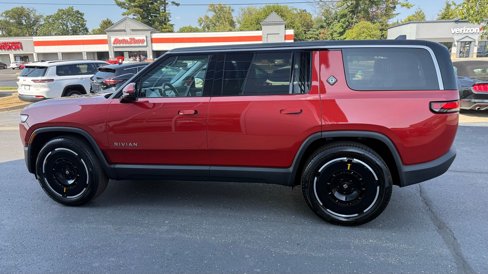 Used 2025 Rivian R1S Adventure image 10