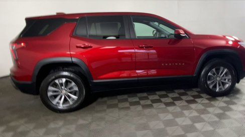 New 2026 Chevrolet Equinox LT w/ Convenience Package II image 2