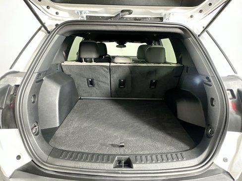Used 2025 GMC Terrain Elevation image 29