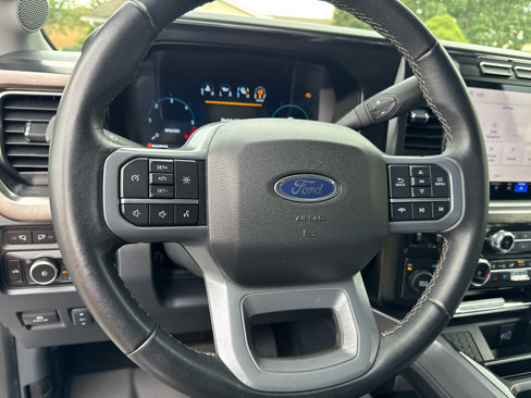 Used 2024 Ford F450 Lariat w/ Snow Plow Prep Package image 16