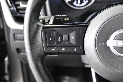 Used 2022 Nissan Rogue SV image 11