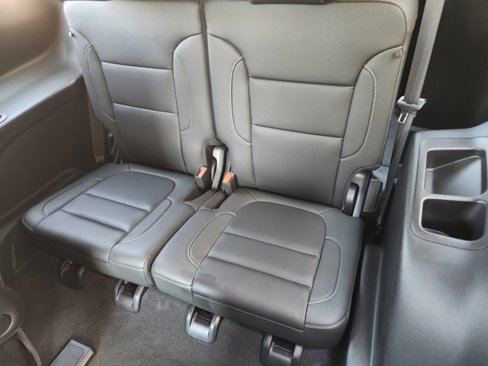 Used 2023 GMC Acadia SLT w/ Technology Package image 34