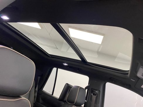 Used 2021 GMC Yukon SLT w/ SLT Premium Package image 22