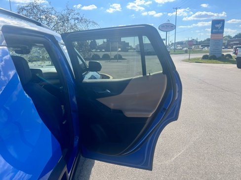 Used 2025 Chevrolet Equinox ACTIV w/ Safety and Technology Package image 32