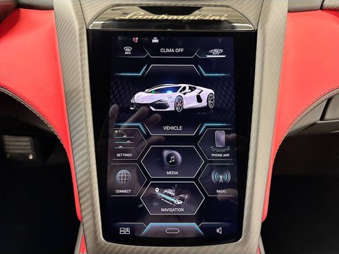 Used 2024 Lamborghini Revuelto image 12
