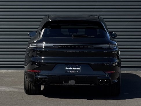 New 2026 Porsche Cayenne GTS image 6