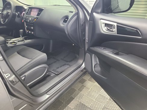 Used 2019 Nissan Pathfinder S image 39