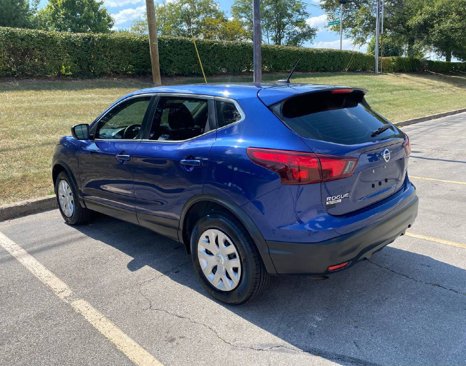 Used 2019 Nissan Rogue Sport S image 3