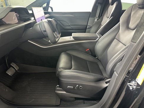 Used 2025 Tesla Model X image 17