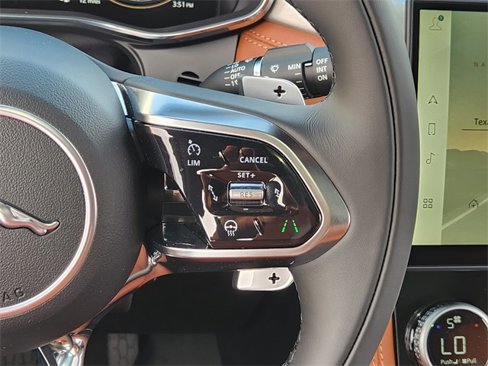 Used 2026 Jaguar F-PACE R-Dynamic S image 28