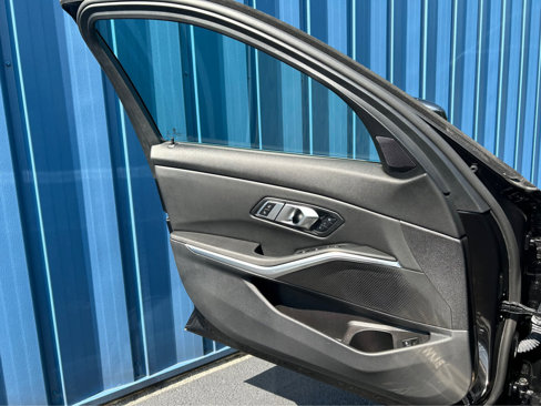 Used 2022 BMW 330i xDrive Sedan w/ Driving Assistance Package image 34