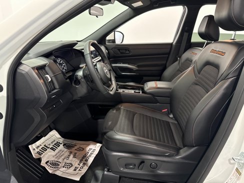 Used 2023 Nissan Pathfinder Rock Creek image 16