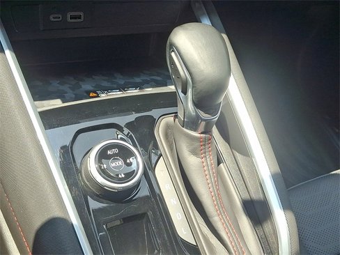 Used 2024 Chevrolet Colorado Z71 w/ Z71 Convenience Package 2 image 12