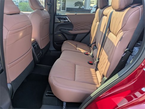 New 2025 Mitsubishi Outlander SEL image 29