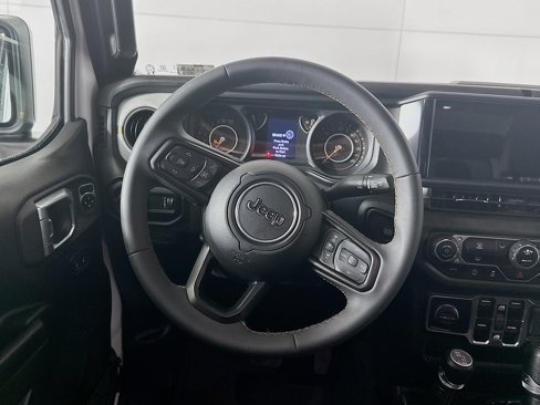 Used 2024 Jeep Gladiator Sport image 17