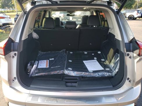 New 2026 Nissan Rogue Platinum image 11
