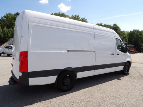 Used 2025 Mercedes-Benz Sprinter 2500 image 8