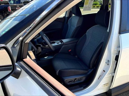 Certified 2022 Nissan Rogue SV image 10