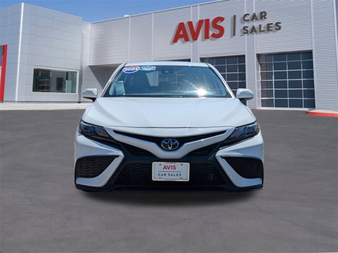 Used 2024 Toyota Camry SE image 2