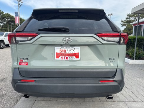 Used 2021 Toyota RAV4 XLE Premium image 11