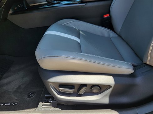 New 2025 Toyota Camry SE image 17