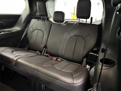 New 2026 Chrysler Pacifica Select image 18