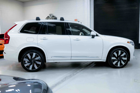 Used 2023 Volvo XC90 T8 Ultimate w/ Lounge Package image 6