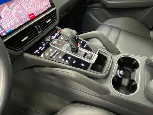 Used 2021 Porsche Cayenne image 29