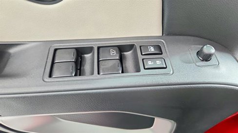 Used 2025 Nissan Frontier SV w/ SV Convenience Package image 18