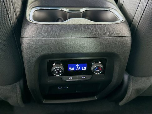 New 2026 Chevrolet Traverse LT image 25