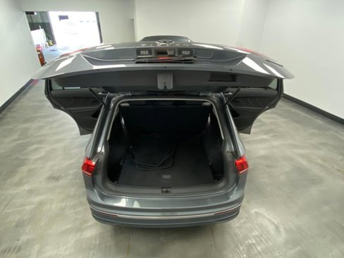 Used 2023 Volkswagen Tiguan SE image 48