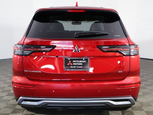 New 2025 Mitsubishi Outlander SE image 15