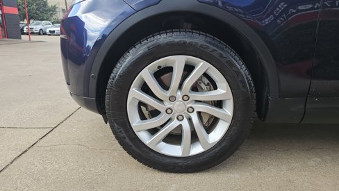 Used 2018 Land Rover Discovery HSE image 15