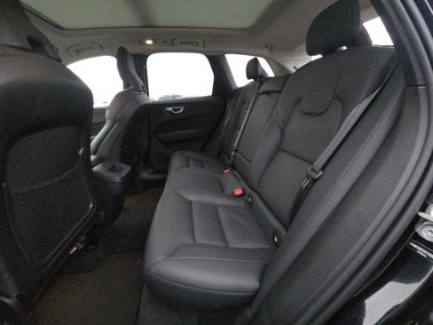 Certified 2025 Volvo XC60 B5 Plus image 6