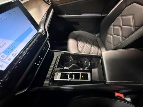 Used 2025 Volkswagen Atlas SE image 84
