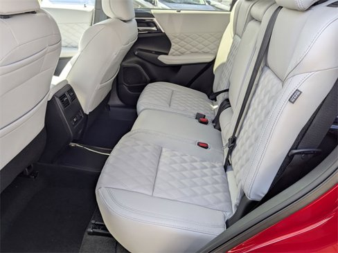 New 2025 Mitsubishi Outlander SEL image 24