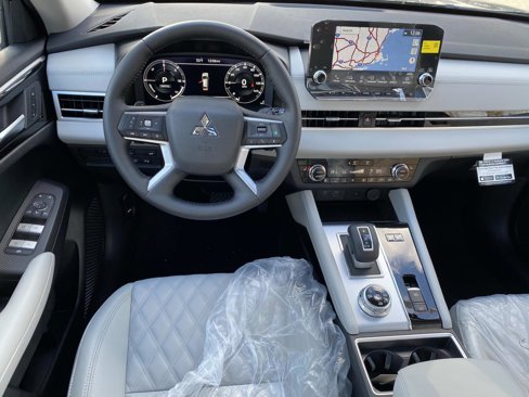 New 2025 Mitsubishi Outlander 4WD Plug-In Hybrid image 9