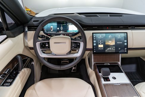 Used 2024 Land Rover Range Rover SE image 11