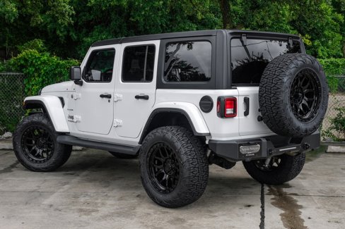 Used 2022 Jeep Wrangler Unlimited Sahara w/ Cold Weather Group image 20